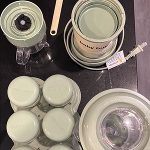 Baby bullet and accessories